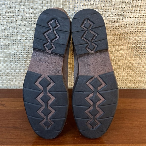 🌟HP🌟Clarks Taupe Suede Chelsea Boots Rubber Sole 10.5 - Picture 11 of 13